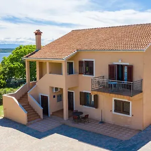 Apartment Marina Veskovic, Nerezine